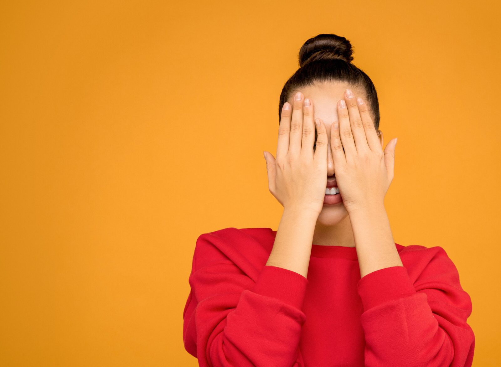 Schrijver aan het werk, symbool voor het inhuren van een ghostwriter